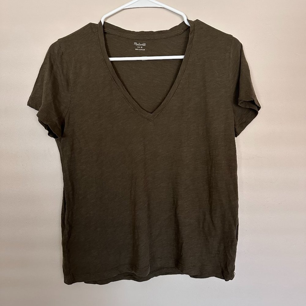 Madewell Whisper Cotton V-Neck Tee in Olive Green
